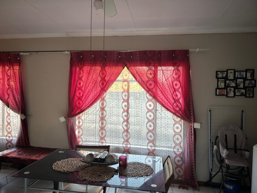 2 Bedroom Property for Sale in Oos Einde North West